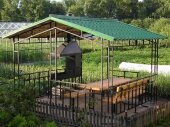 беседка с мангалом из металла