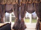 тяжелые красивые шторы в гостиную