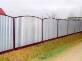 секционный забор из профнастила вокруг предприятия